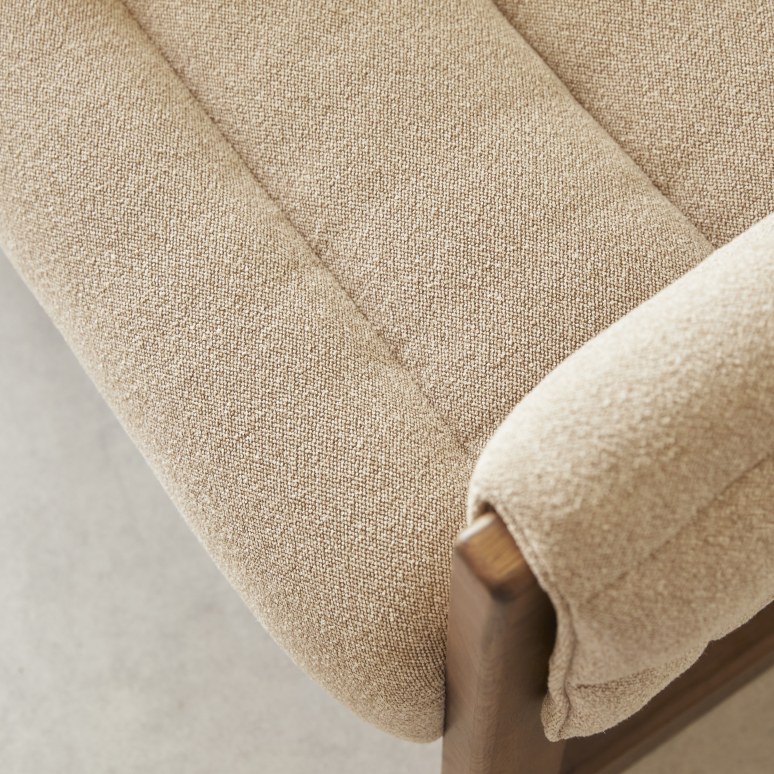 Orso - Fauteuil en chêne massif et tissu beige