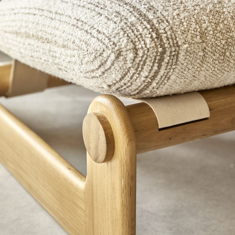 Aimé - XL fauteuil van massief eikenhout en beige stof