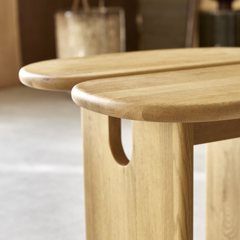 Sophia - Ablagetisch aus massiver Eiche Sophia