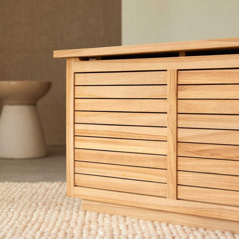 Suzette - Solid teak trunk