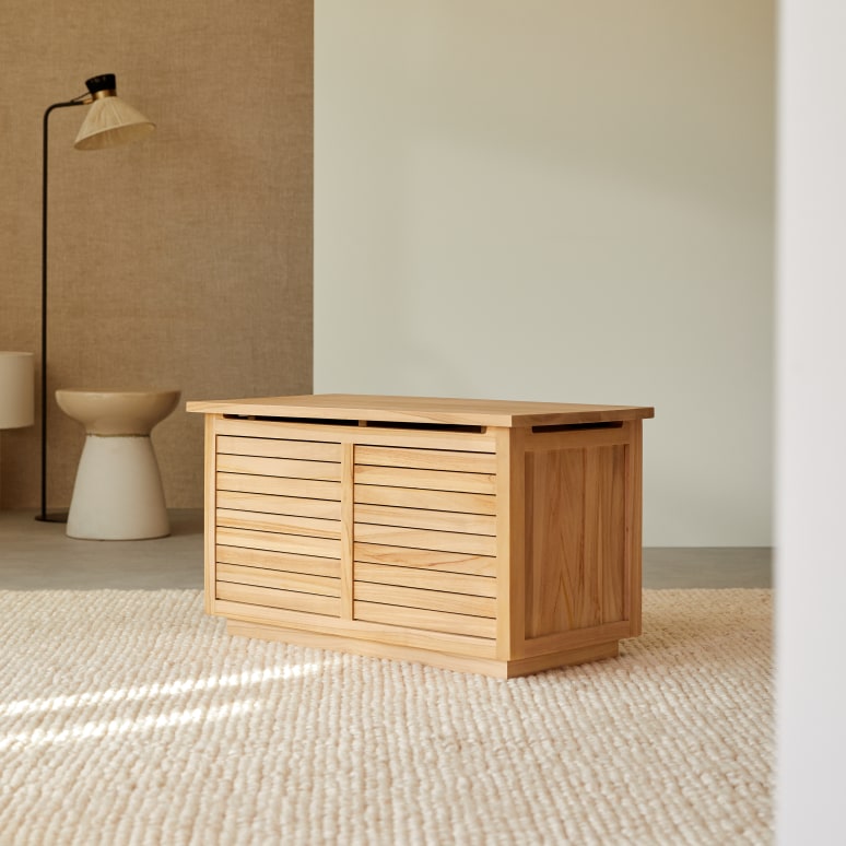 Suzette - Solid teak trunk