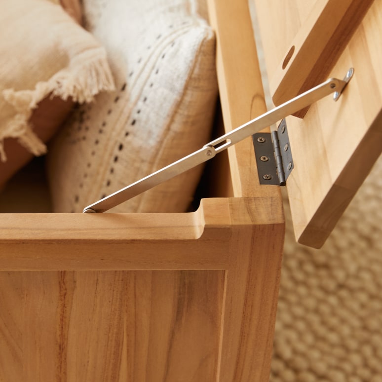 Suzette - Solid teak trunk