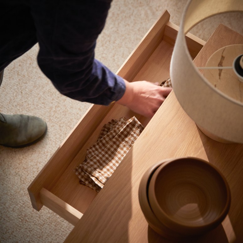 Esmée - Aparador de roble macizo 130 cm