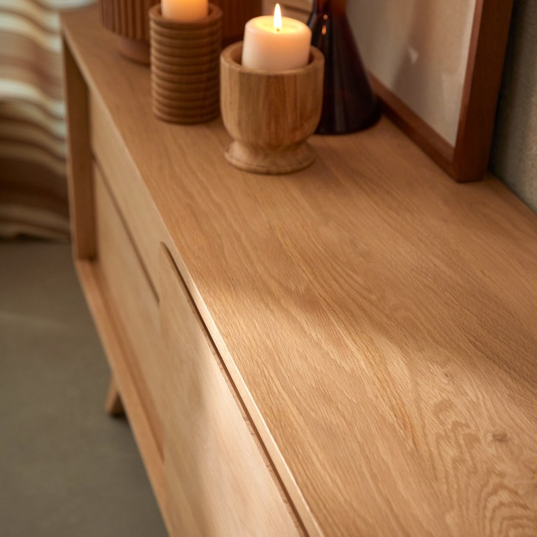 Esmée - Mueble de TV de roble macizo 130 cm