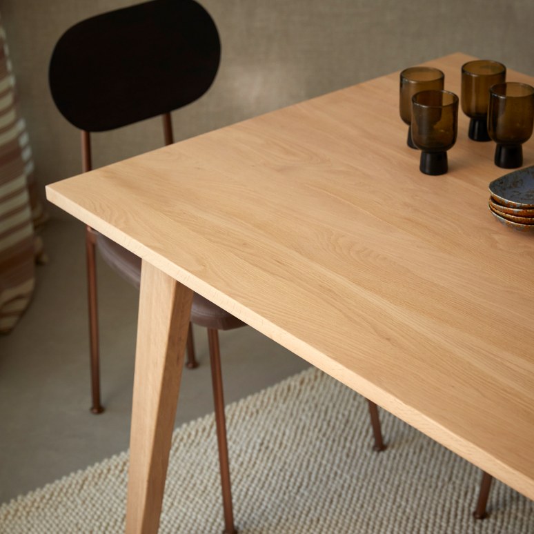 Esmée - Mesa de roble macizo 6-8 pers.