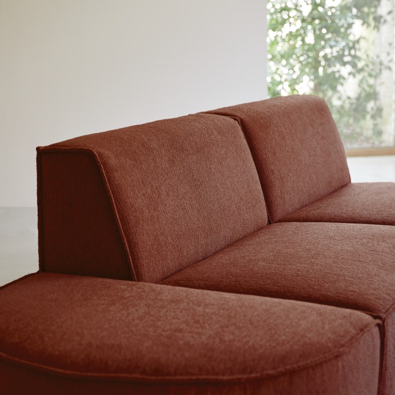 Dario - Modular 2-seater bench in mahogany-coloured fabric