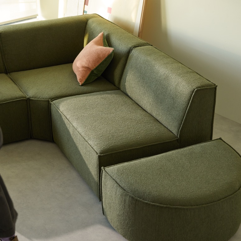 Dario - Canapé d'angle modulable en tissu vert, 4-5 places