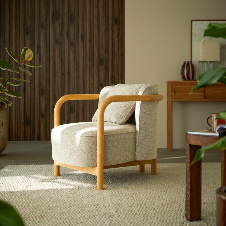 Lya - Poltrona in rovere massello e tessuto grigio