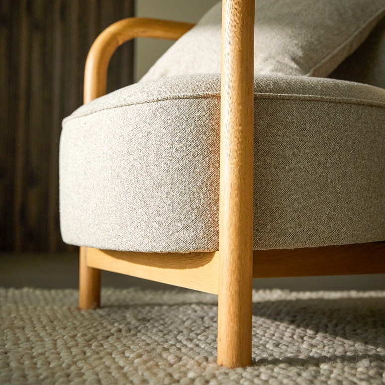 Lya - Fauteuil en chêne massif et tissu gris