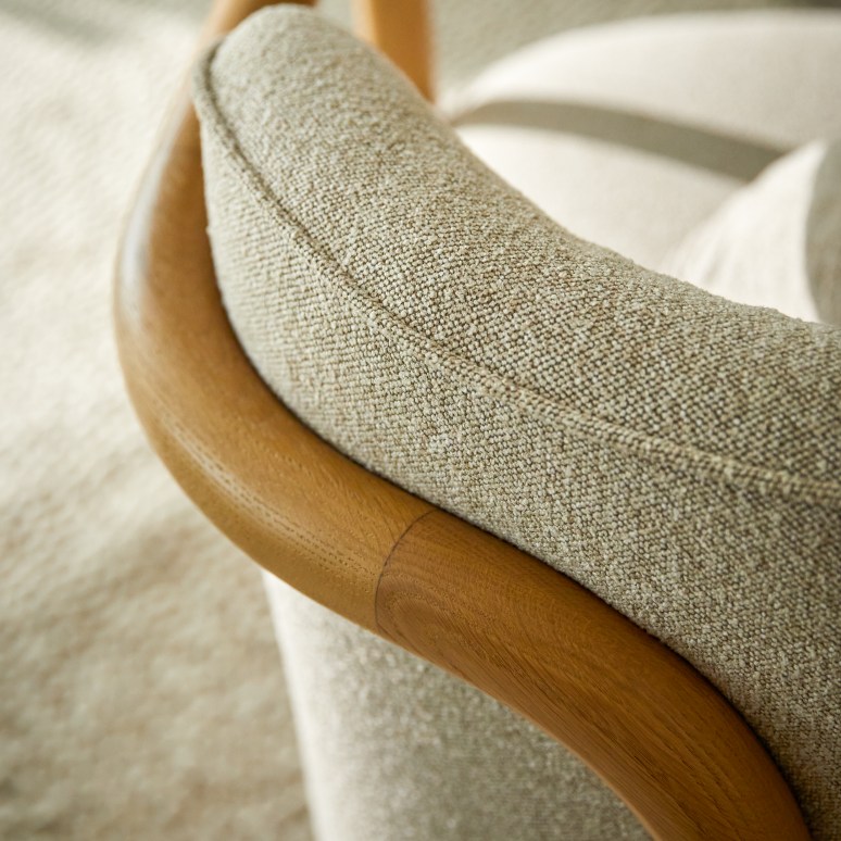 Lya - Sillón de roble macizo y tela gris