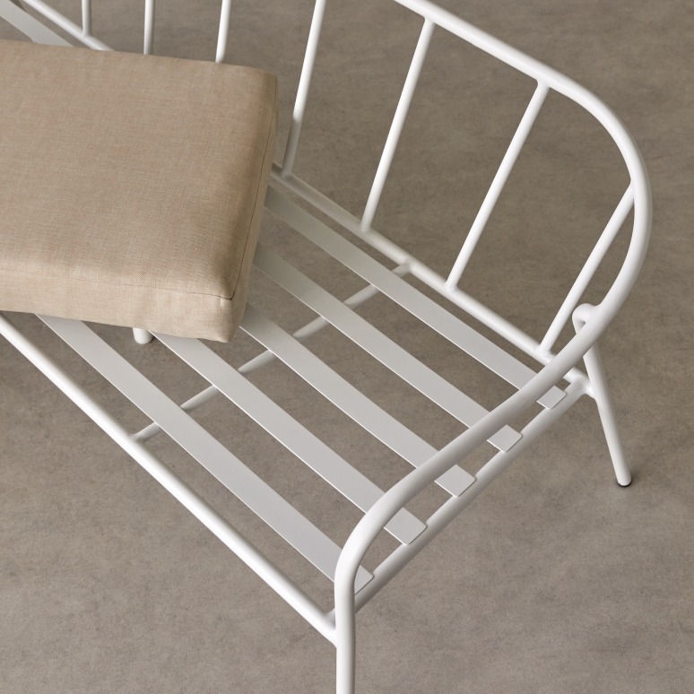 Luca - Banquette de jardin 3 places en tissu écru et métal white