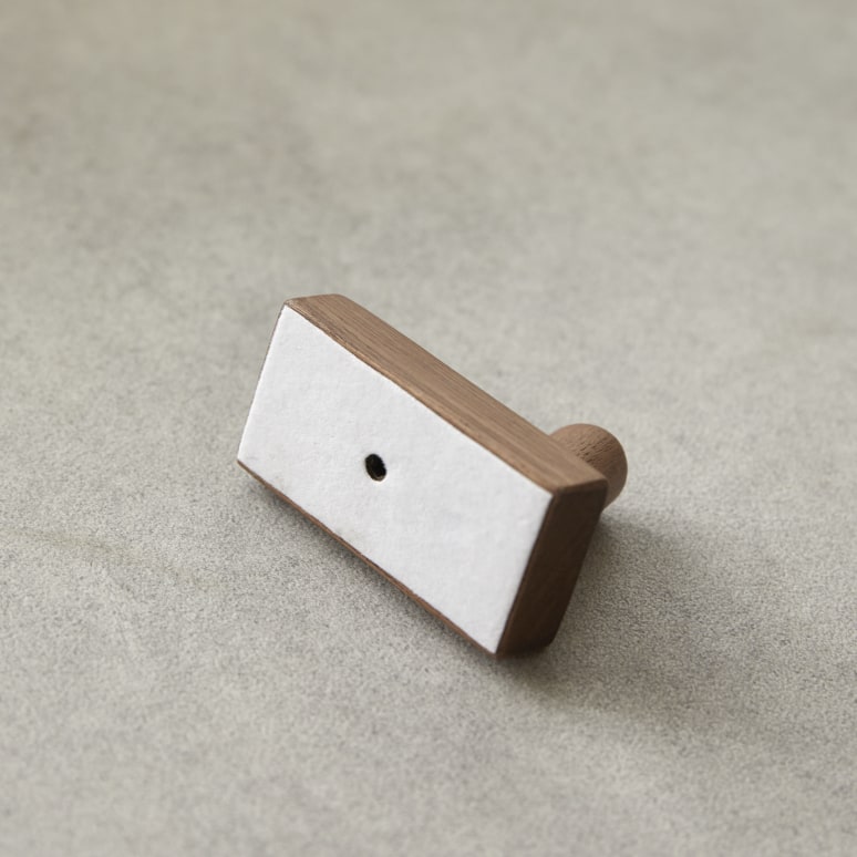 Sara - Solid ash coat hook