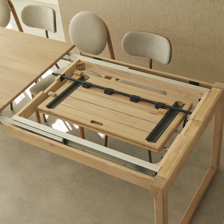 Arto - Table extensible en chêne massif 6-12 pers.