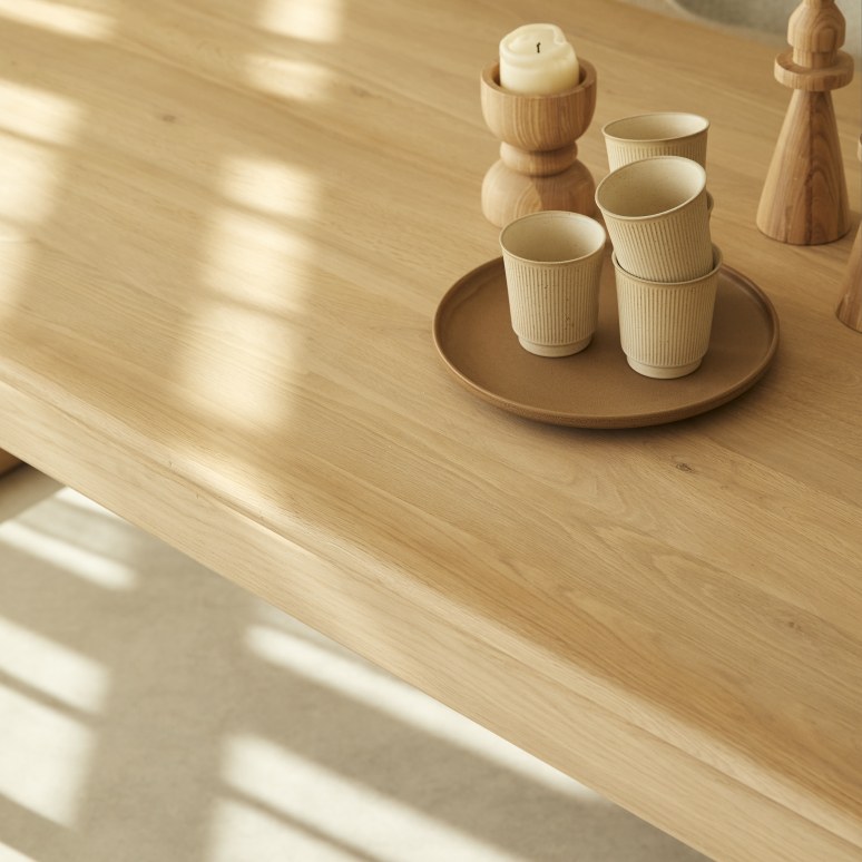 Arto - Table extensible en chêne massif 6-12 pers.