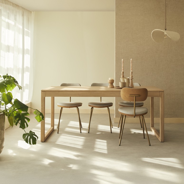 Arto - Table extensible en chêne massif 6-12 pers.