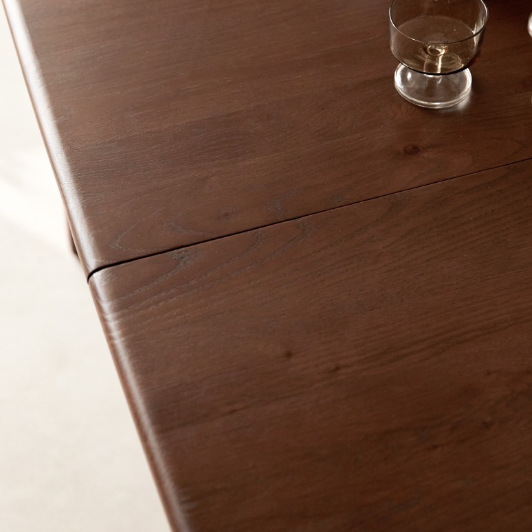 Clara - Uitschuifbare tafel in bruin massief eikenhout 6-12 pers.