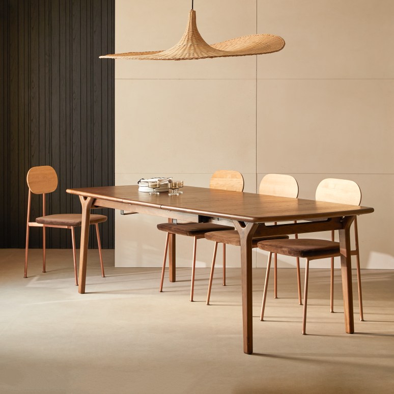 Clara - Ausziehbarer Tisch aus massiver Eiche brown 6-12 Pers.