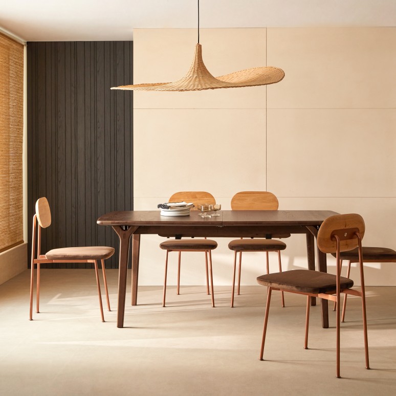 Clara - 6–12-seater extendable table in solid brown oak