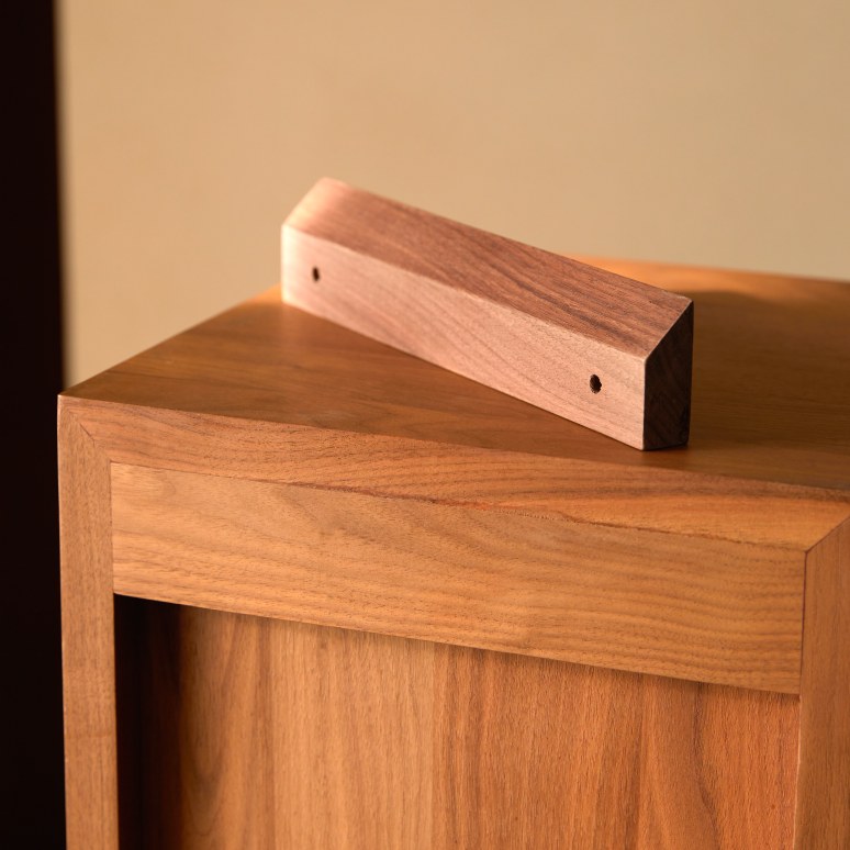 Senson - Solid walnut storage tower