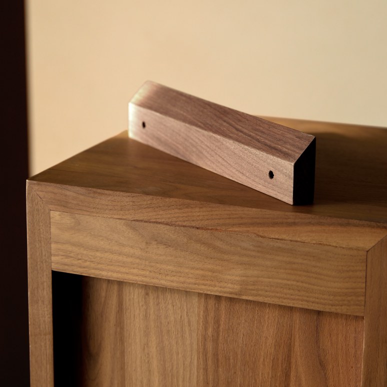 Senson - Solid walnut storage tower