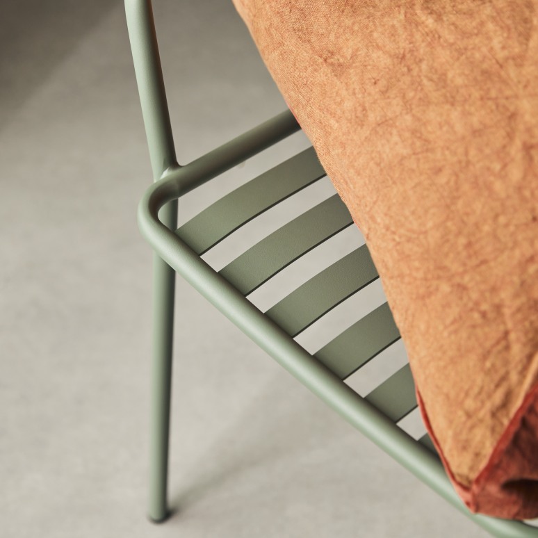 Gaby - Black metal garden carver chair