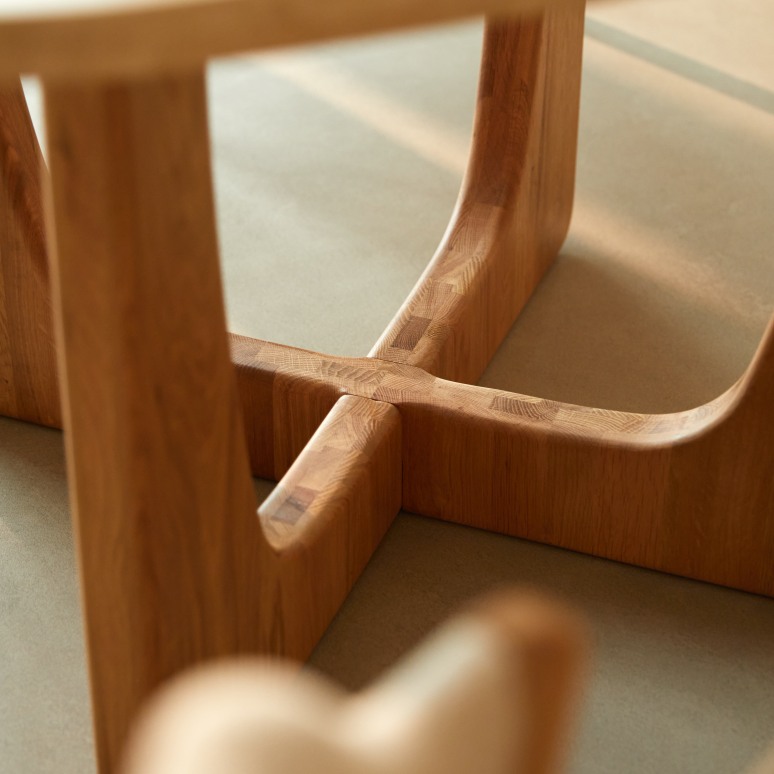 Mattia - 4-seater table in solid oak and travertine