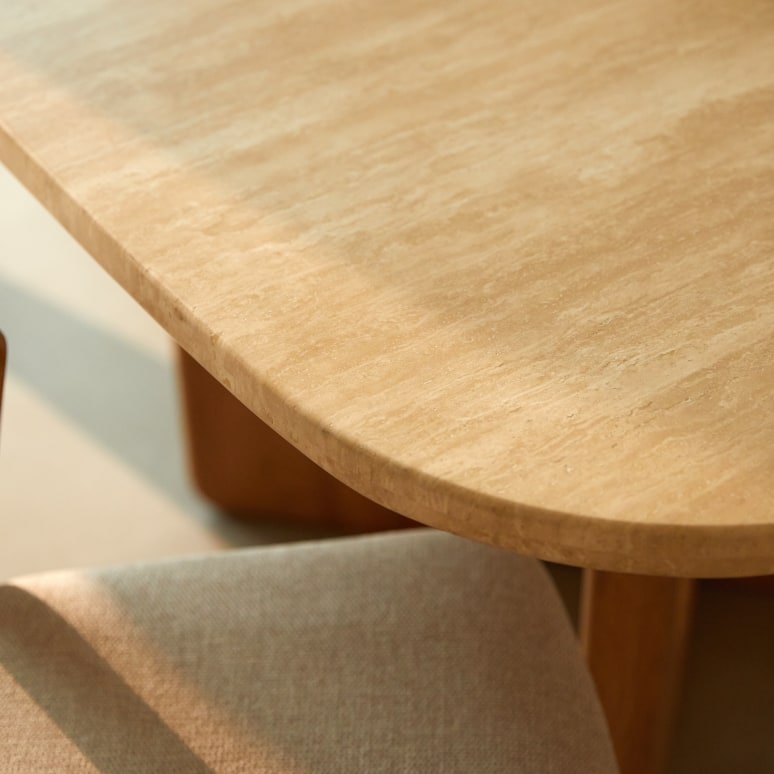 Mattia - 4-seater table in solid oak and travertine