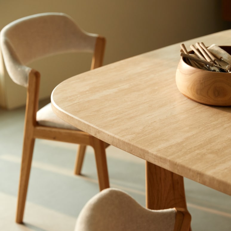 Mattia - 4-seater table in solid oak and travertine