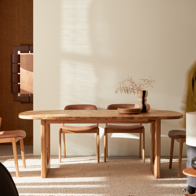 Mattia - Solid oak 8–14-seater extendable table