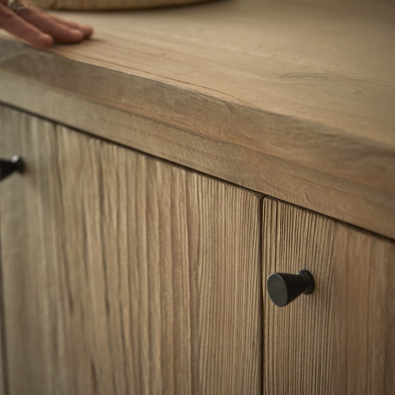 Hazel - Buffet en pin massif recyclé 150 cm