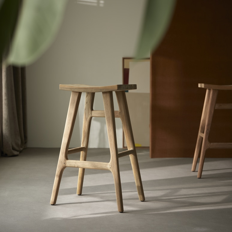 Alia - Bar stool in solid reclaimed teak