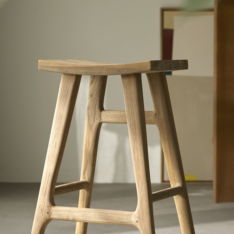 Alia - Bar stool in solid reclaimed teak