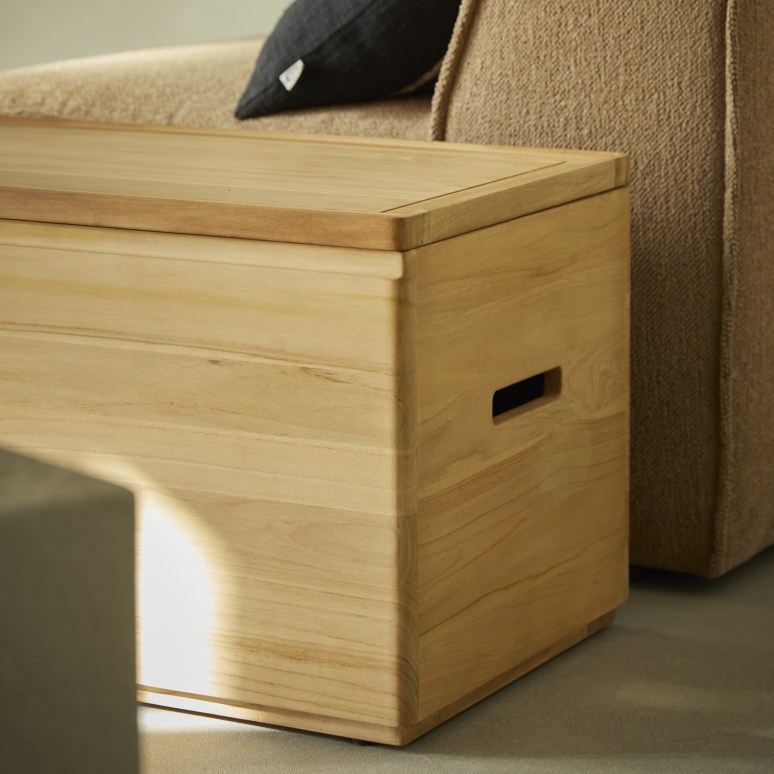 Nino - Solid teak storage trunk