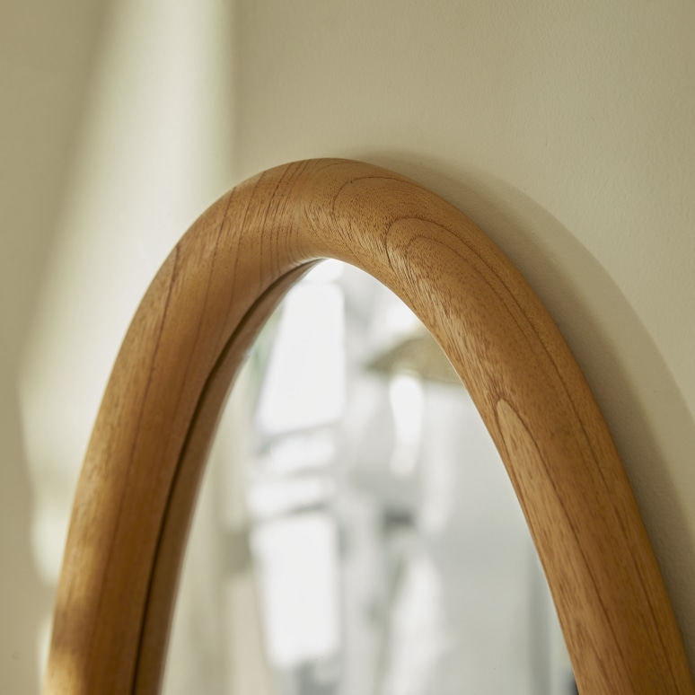 Lana - Specchio in legno di mindi 68x55 cm