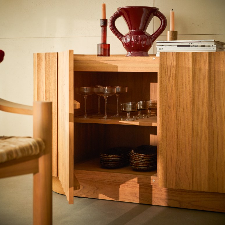 Andréa - Aparador de madera maciza de mindi 150 cm