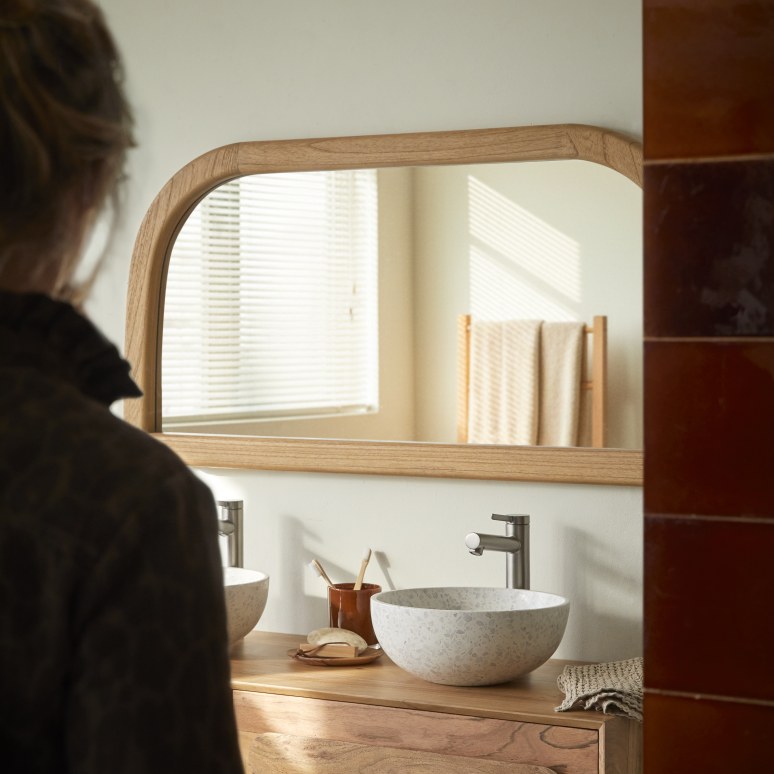 Léonie - Specchio da bagno in legno di mindi 120x60 cm