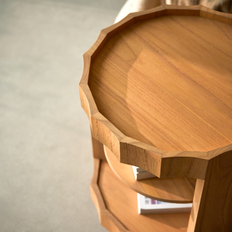 Andréa - Bijzettafel van massief mindihout