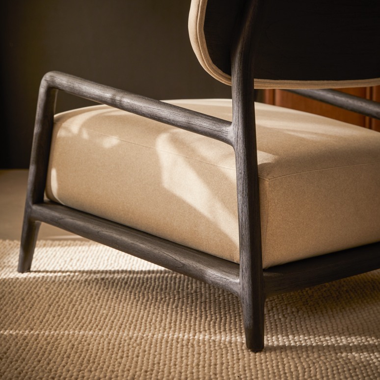 Romane - Sessel aus Mindiholz black