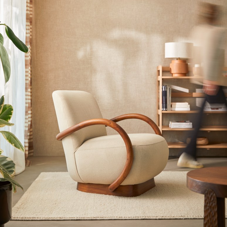 Teresa - Poltrona girevole in mindi massello e tessuto écru