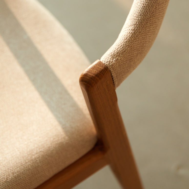 Santino - Chaise en chêne massif et tissu écru