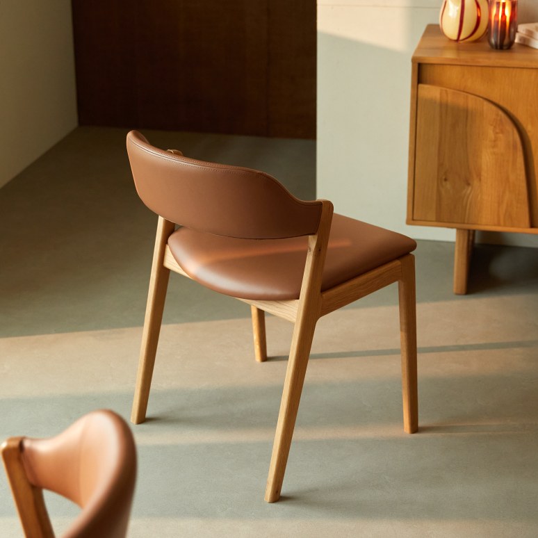 Santino - Chaise en chêne massif et cuir