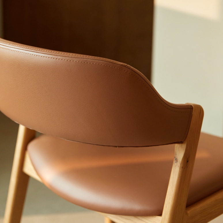 Santino - Chaise en chêne massif et cuir