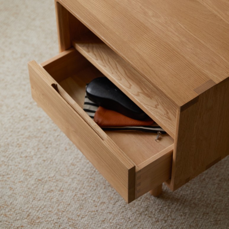 Ellie - Bedside table in solid oak