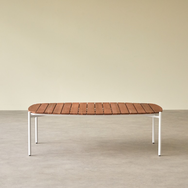 Luca - Table basse de jardin en acacia massif et métal