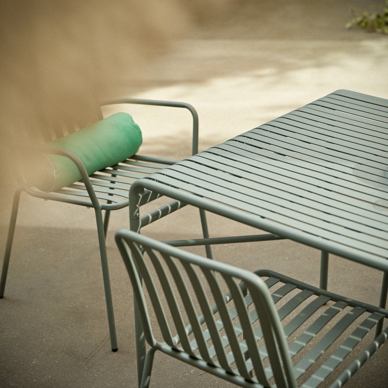 Gaby - Rectangular garden table in green metal, seats 4–6