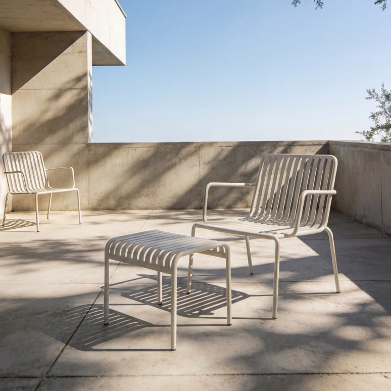 Gaby - Crèmekleurige metalen bijzettafels voor buiten