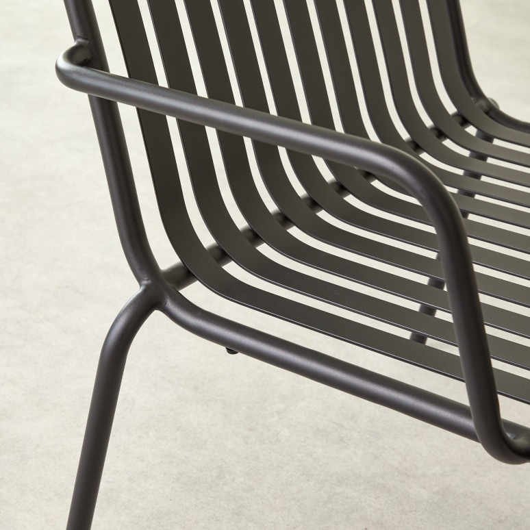 Gaby - Poltrona bassa da giardino in metallo black