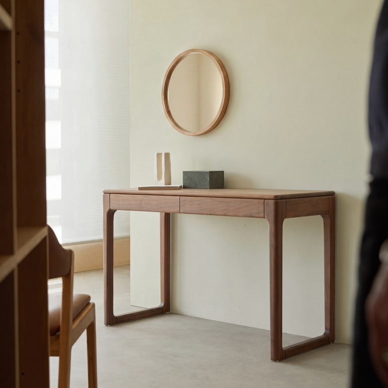 Arto - Desk in solid walnut