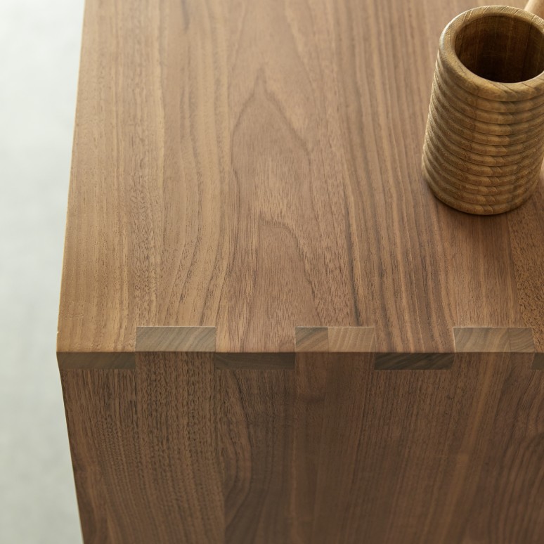 Ellie - Buffet aus massivem Nussbaum 180 cm