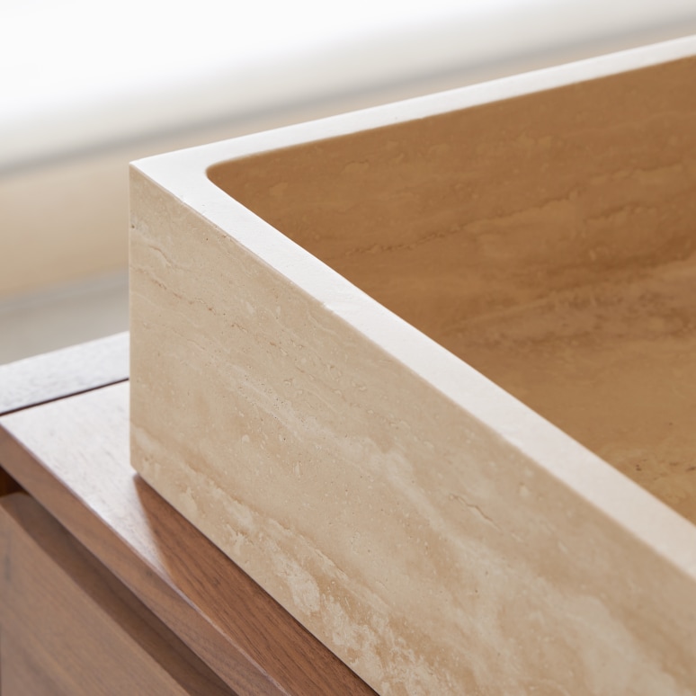 Slats - Vasque carrée en travertin l. 41 cm